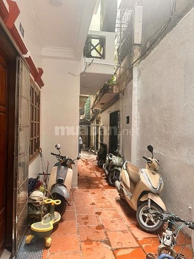 SIÊU VIP PHỐ KIM MÃ 35M x 5T. NHÀ MỚI ĐẸP NỞ HẬU. FULL NỘI THẤT