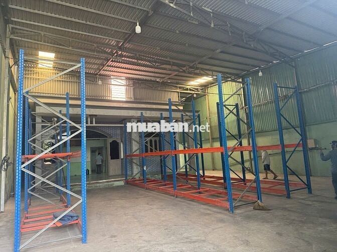 cần cho thuê xưởng đường nhựa xts 33, ngay ngã ba giồng ,hóc môn.