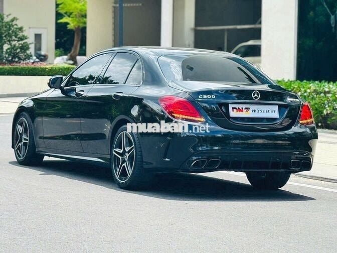 Mercedes Benz C300 2019 - Màu Đen