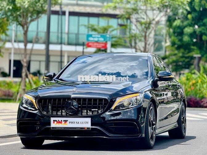 Mercedes Benz C300 2019 - Màu Đen