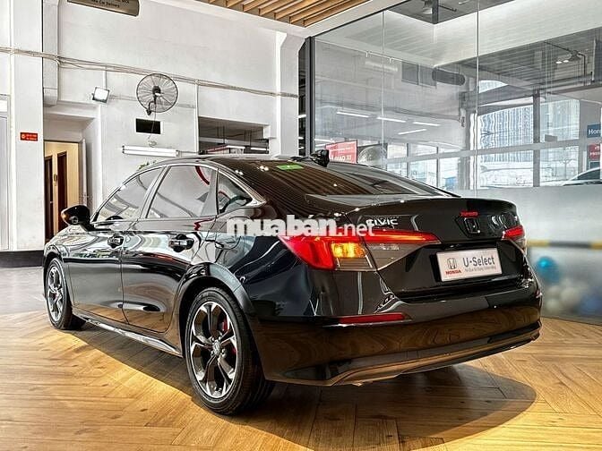 Honda Civic 2023  - 16000 km