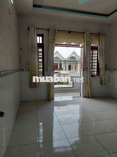 Cho thuê nhà sân xe hơi gần chợ tân long
