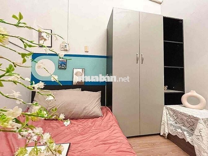 CHDV 2PN ngay Sân Bay , Cửa Sổ Trời , ban Công Free Xe