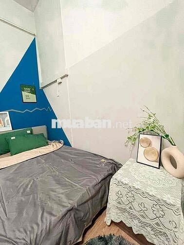 CHDV 2PN ngay Sân Bay , Cửa Sổ Trời , ban Công Free Xe