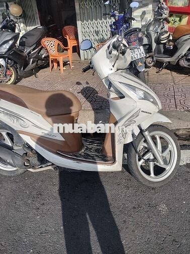Bán gấp xe vison màu trắng