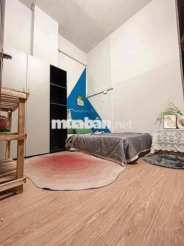 CHDV 2PN ngay Sân Bay , Cửa Sổ Trời , ban Công Free Xe