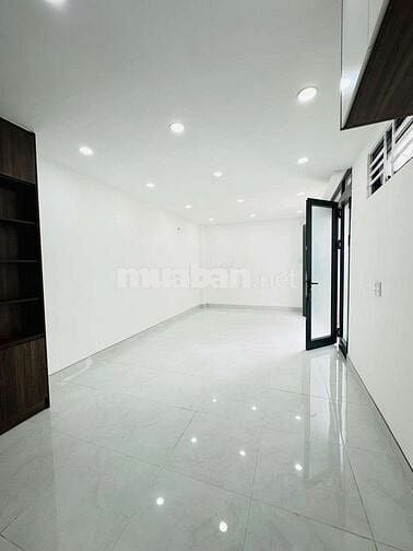 Xe hơi ngủ trong nhà - Ngay bệnh viện Gia Định  - 4 Tầng - 160m2 SD