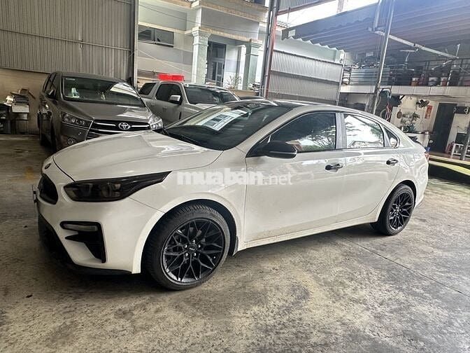 Kia Cerato 2019 1.6 AT Luxury - 15 km