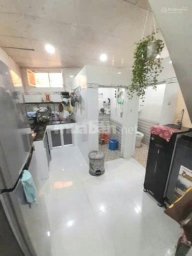 Nhà cho thuê MT đg Phong Phú, P11 Q8. Dt 4x17. Giá 18tr, vị trí KD