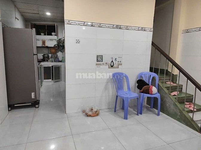 Nhà cho thuê MT đg Phong Phú, P11 Q8. Dt 4x17. Giá 18tr, vị trí KD