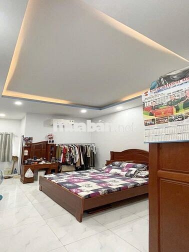 Nhà riêng 4 tầng, 4PN + 4WC/PT, diện tích 80m2,  Giá: 6,49 tỷ