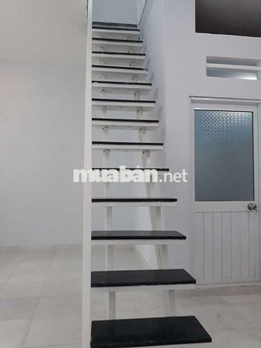 Cho thuê nhà đường Nguyễn Văn Lạc.sát Q1