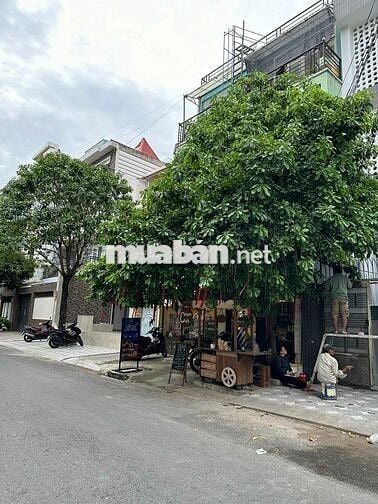 Tòa nhà Mới Thang máy hầm Trệt 3 lầu 8 x 18 có 7 sàn lớn