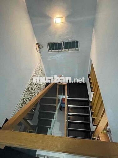 BÁN NHÀ TÂN PHÚ - 68M2 - 2 TẦNG - HẺM XE HƠI