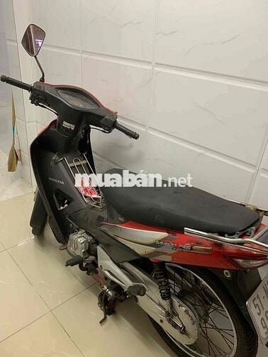 mình cần bán xe ưave s100 Thái máy rất êm lợi xăng