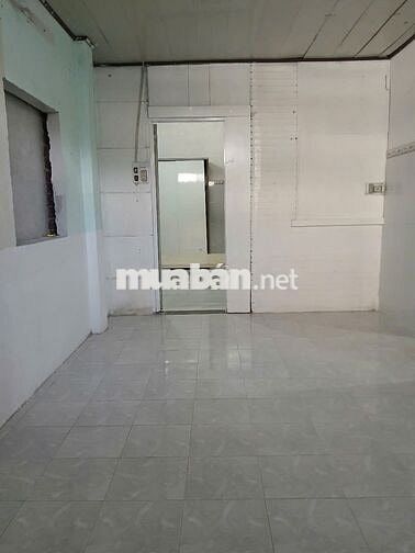 Cho thuê căn hộ Lầu 2 của nhà mặt tiền 608 Điện Biên Phủ, quận 10.