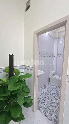 Bán gấp căn nhà 1 trệt 1 lầu 1sẹc sau bến xe Q8 Giá chốt nhanh 1ty080
