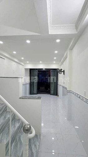 Bán gấp căn nhà 1 trệt 1 lầu 1sẹc sau bến xe Q8 Giá chốt nhanh 1ty080