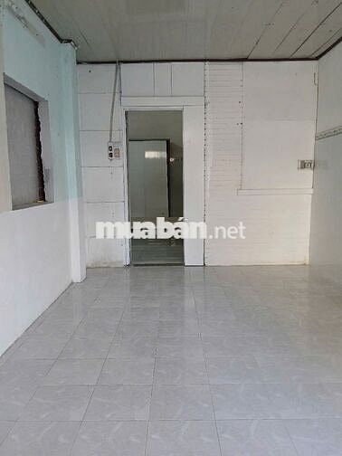Cho thuê căn hộ Lầu 2 của nhà mặt tiền 608 Điện Biên Phủ, quận 10.