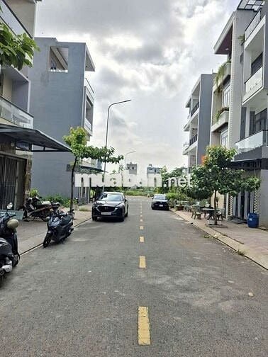 Đất đẹp kdc Phú Hồng Thịnh gần làng đại học quốc gia và BigC Go Dĩ An