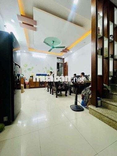Cần bán nhà đẹp Xuân Đỉnh, gần chợ, trường học, sát Công Viên 43m*5T