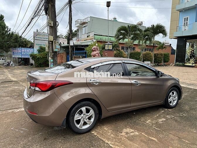 Hyundai Elantra 2015 1.6 MT - 112000 km