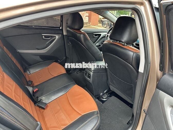 Hyundai Elantra 2015 1.6 MT - 112000 km