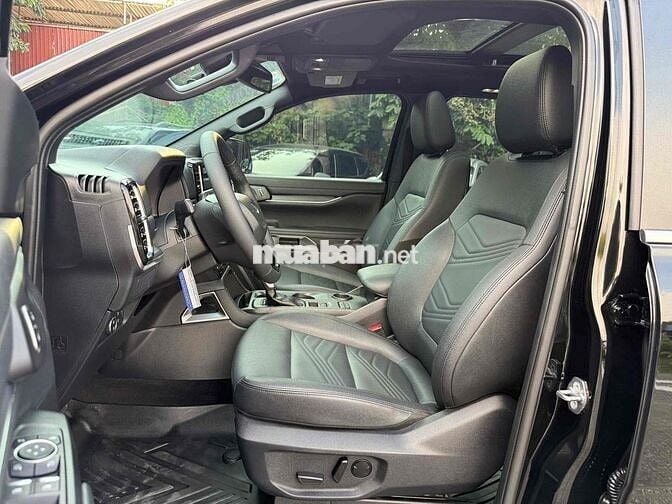 Ford Everest 2024 Titanium 2.0L 4x2 AT - 10000 km