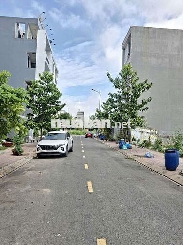 Đất đẹp kdc Phú Hồng Thịnh gần làng đại học quốc gia và BigC Go Dĩ An