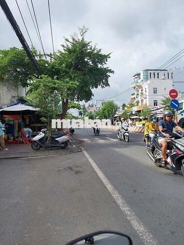 MẶT TIỀN HUỲNH TẤN PHÁT CẦN BÁN