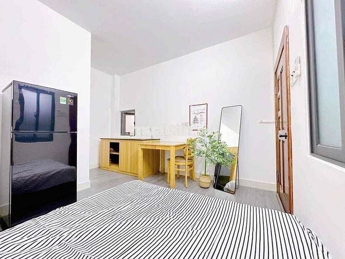 STUDIO NỘI THẤT CƠ BẢN CỬA SỔ HÀNH LANG GẦN CHỢ LÊ VĂN QUỚI