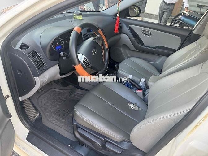 Hyundai Avante 2015 1.6 MT - 136896 km