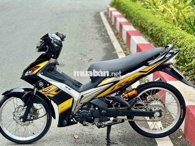 Ex 135 up 2010 máy 62 sph pô êm đít zin dọn new 9c