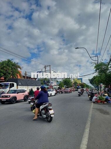 MẶT TIỀN HUỲNH TẤN PHÁT CẦN BÁN