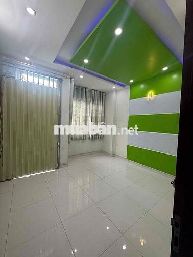 nhà trệt 2 lầu sân thượng có 4 phòng ngủ 3wc