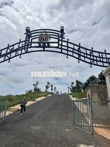 Cần bán gấp lô đất có sẵn full thổ cư đường nhựa ô tô vào thoải mái