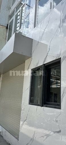 Cho thuê KS (1 hầm 6 lầu 17PN 17WC) 