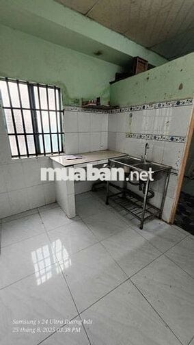 6tr chốt cọc 1thang nhà cấp 4 dt 4×12 kd nhỏ ok hẻm xe hơi thông2pn1wc