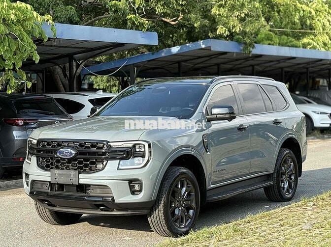 Ford Everest 2023 Titanium Plus 2.0L 4x4 AT đỏ cam