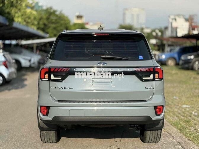 Ford Everest 2023 Titanium Plus 2.0L 4x4 AT đỏ cam