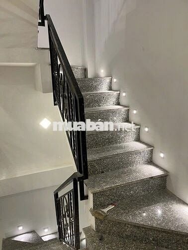 Cho thuê nhà H3G Bùi Thị Xuân, Bến Thành, Q1, 6.5x4mT+2L+ST +2 PN+3WC