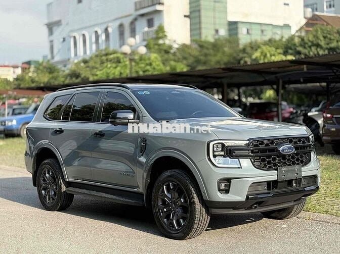 Ford Everest 2023 Titanium Plus 2.0L 4x4 AT đỏ cam