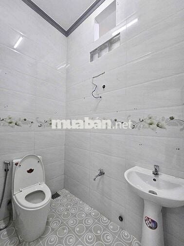 Nhà trệt lầu 4PN cách đường Trần Hưng Đạo CR 20m