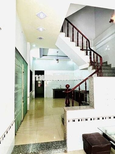 Cho thuê gấp nhà phố nguyên căn mặt tiền dự án Green Square, Dĩ An