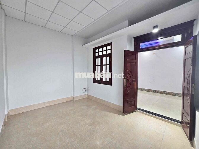 Nhà trệt lầu 4PN cách đường Trần Hưng Đạo CR 20m
