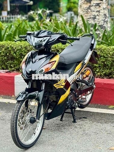 Ex 135 up 2010 máy 62 sph pô êm đít zin dọn new 9c