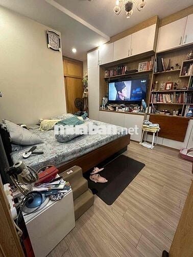 Liễu Giai 70 m toà Tower 6,9 tỷ chung cư cao cấp 2 ngủ ,