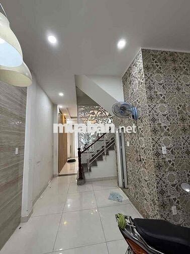 Hẻm xe hơi KDC dân trí cao Nhỉnh 5 Tỷ - 4Pn4Wc Sân Thượng - cách PMH l