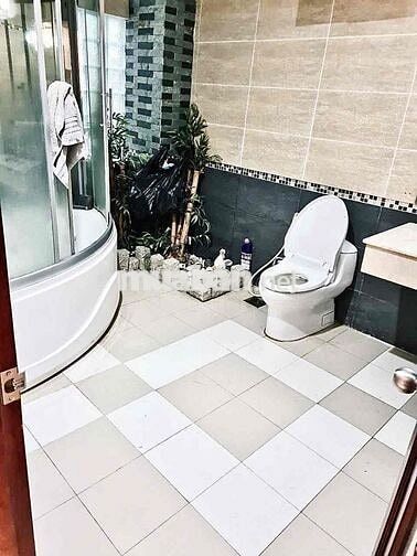 Nhà Vị Trí Kinh Doanh Đắc Địa Giá nhỉnh 15 Tỷ