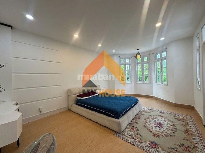 VILLA THẢO ĐIỀN Q2 SÂN SIÊU RỘNG KINH DOANH TỰ DO GIÁ SIÊU RẺ